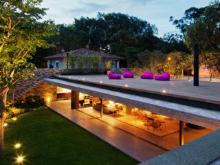 The V4 House by Studio MK27