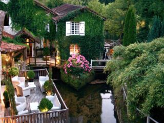 10 Spectacular Hotels That Make Us Say Wow