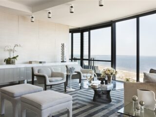 Sparkling Port Melbourne Apartment