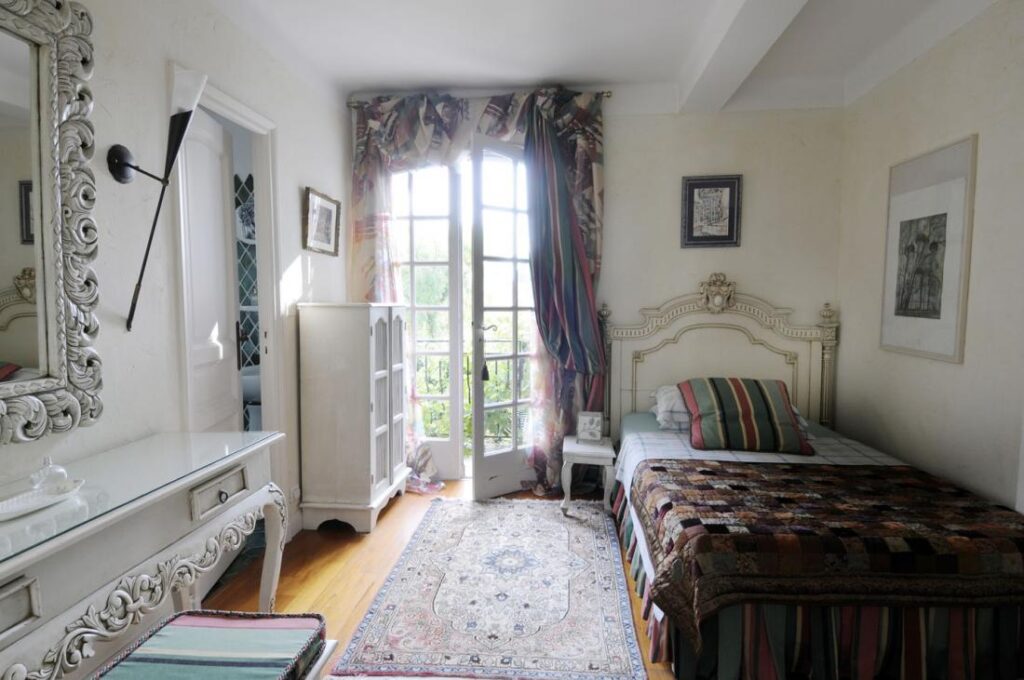 Bedroom single French country interiors | Interior Design Ideas