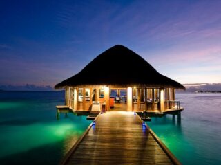 31 Picturesque Romantic Places to Draw Inspiration From