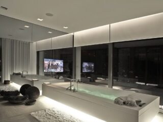 Bold Cosmopolitan House In Istanbul