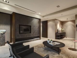 Two Chic Apartments with Adaptable Home Style