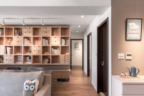 A Modern Apartment Celebrates the Look of Natural Wood