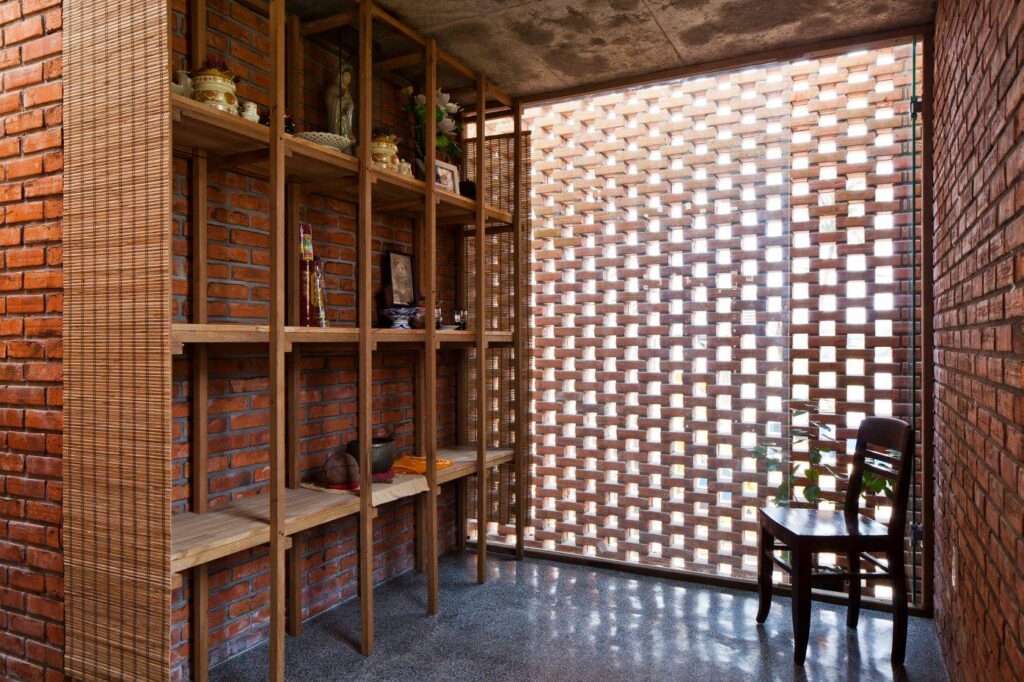 A Creative Brick House Controls the Interior Climate and Looks Amazing