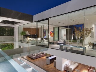 A Dramatic Glass Home Overlooking the L.A. Basin