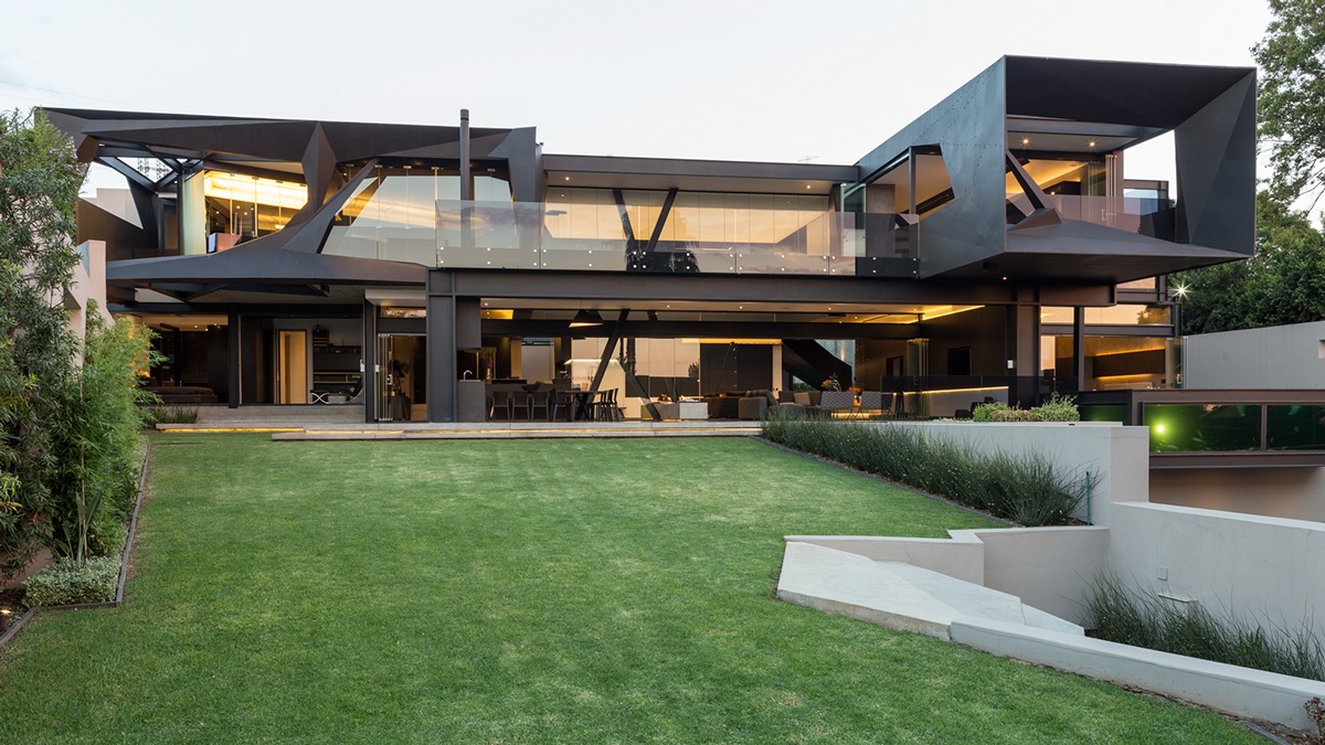 A South African Home That Maximizes