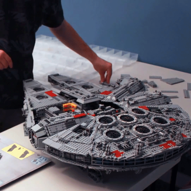 https://www.home-designing.com/wp-content/uploads/2016/05/star-wars-LEGO-collectors-edition.gif