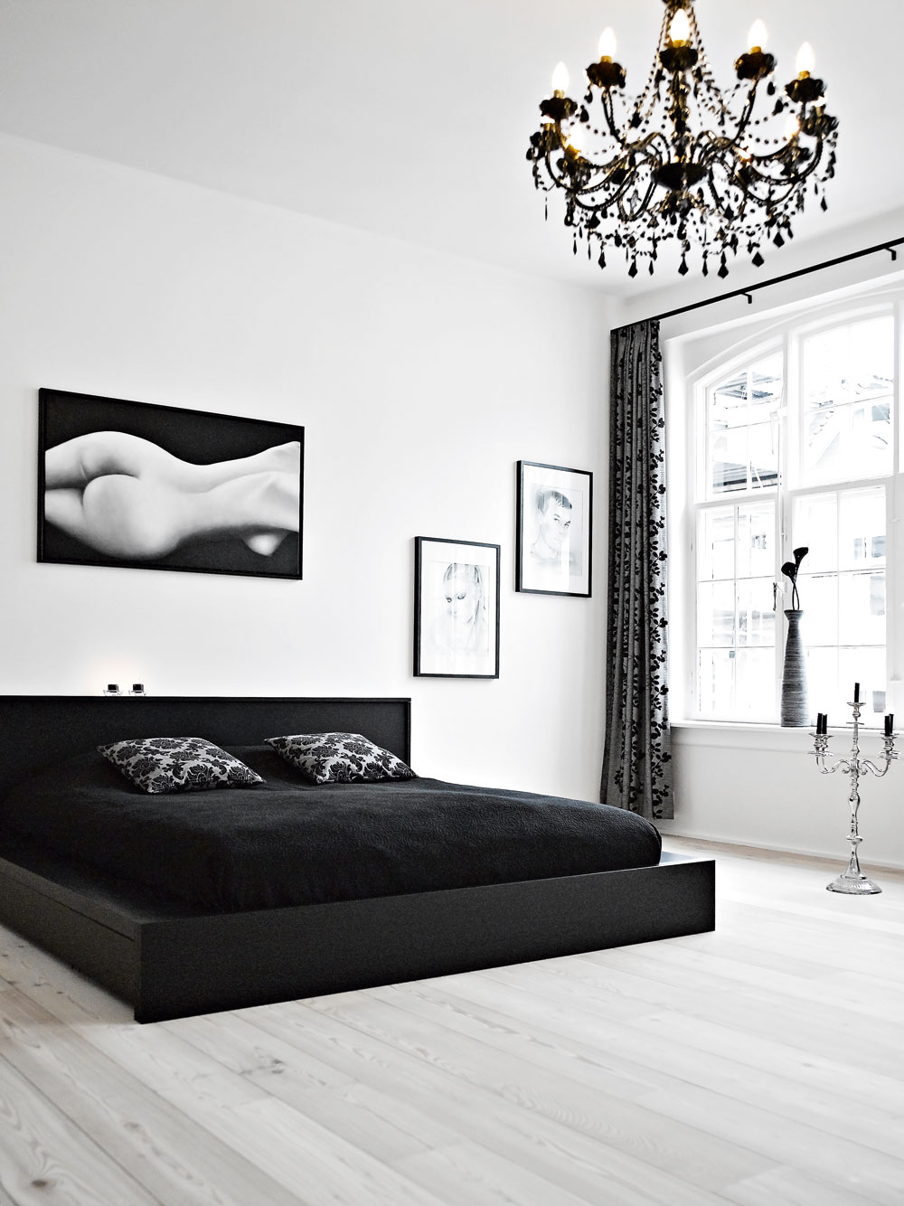 40 Beautiful Black & White Bedroom Designs