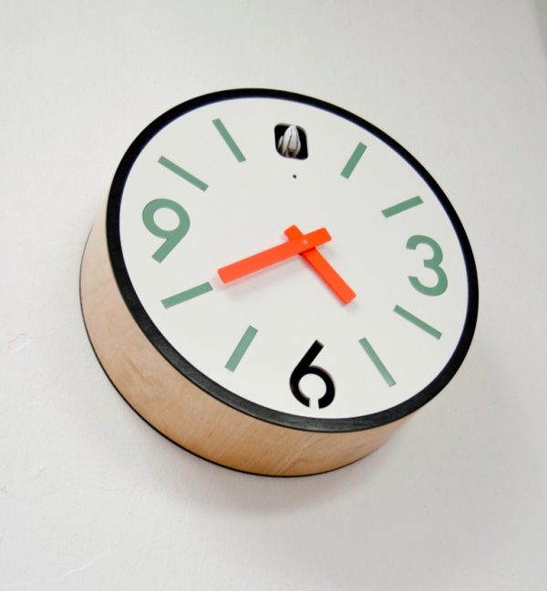 Часы в форме шара. Часы в форме шарика. Colibrica Design часы. Часы маркеры