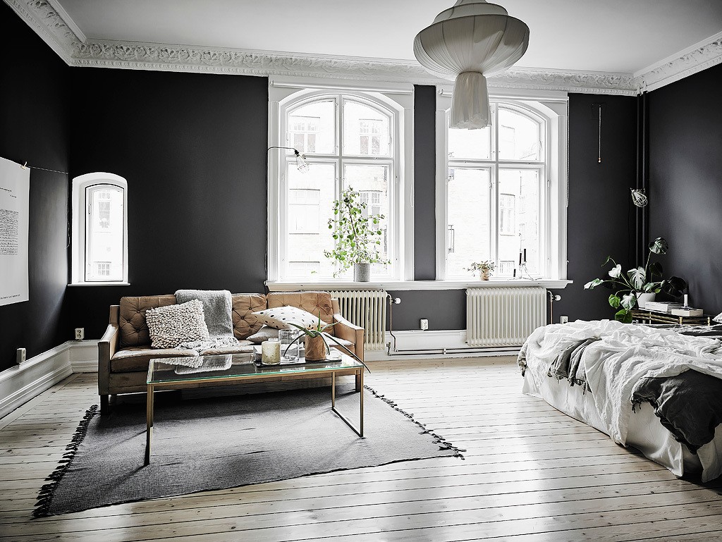 30 Black & White Living Rooms That Work Their Monochrome Magic