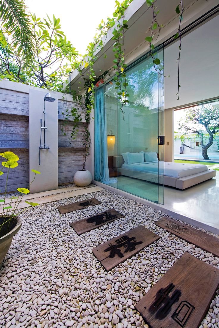 35 Stylish And Refreshing Outdoor Showers - Shelterness