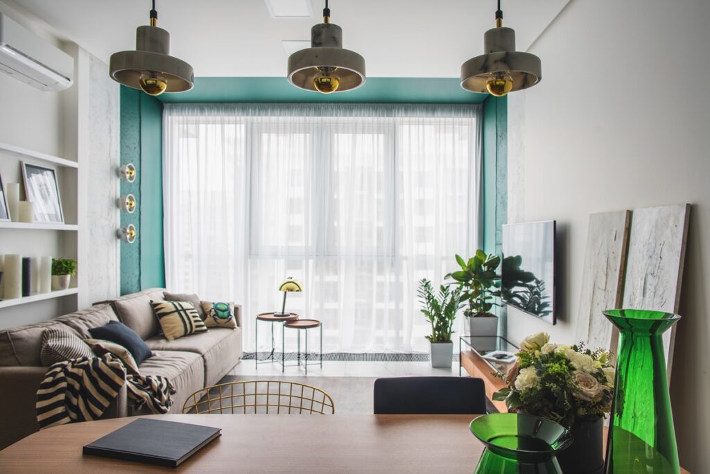 30 Gorgeous Green Living Rooms And Tips For Accessorizing Them