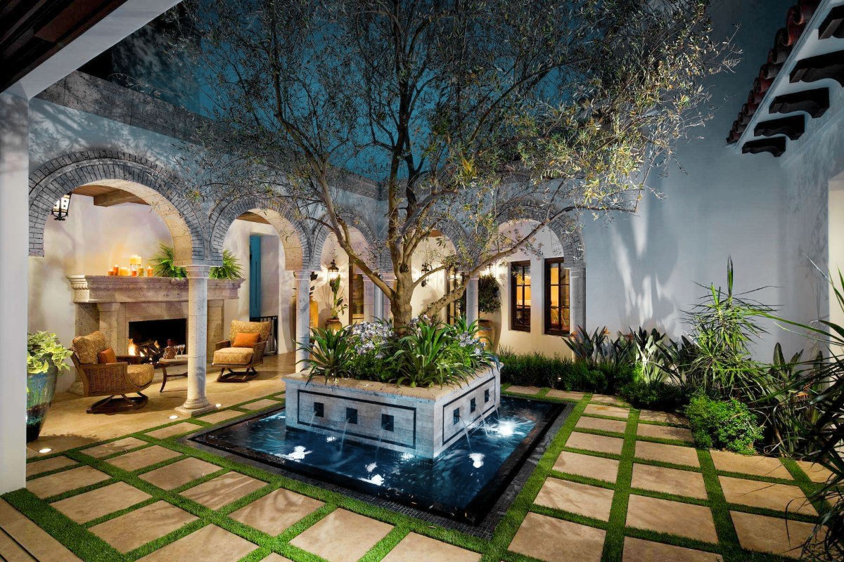 Spanish Courtyard Design Interior