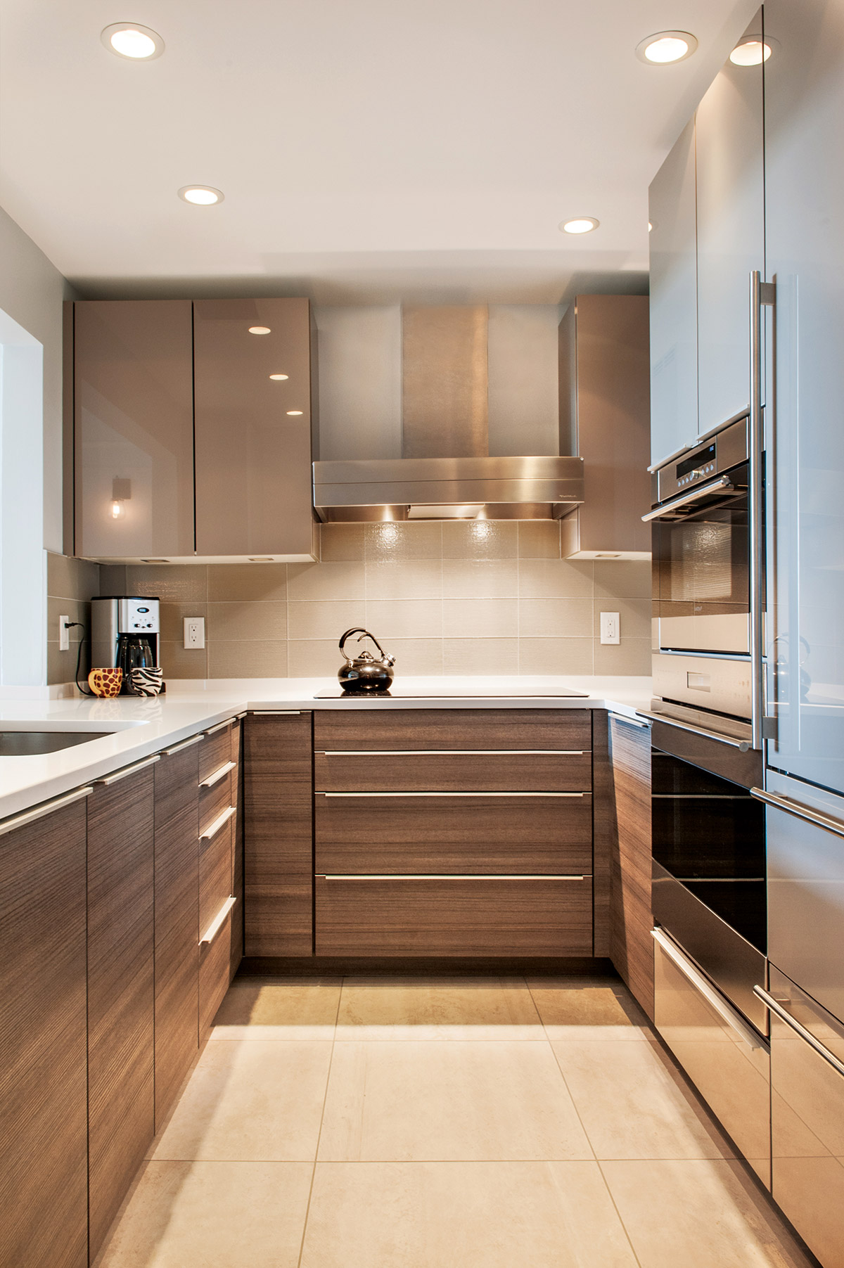 U-Shaped Kitchen Layout | Interior Design Ideas