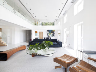 Luxury Home With Three Levels, For Life, Work & Leisure