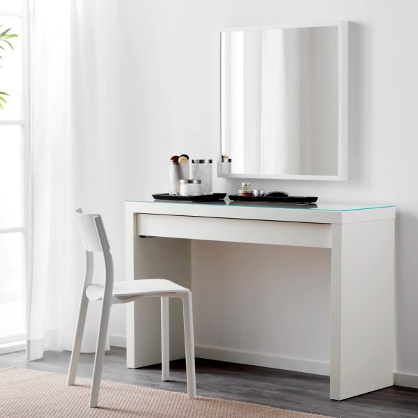 51 Makeup Vanity Tables To Organize