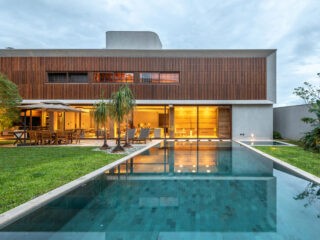 Luxury House With Green Spaces, Designed To Host House Guests