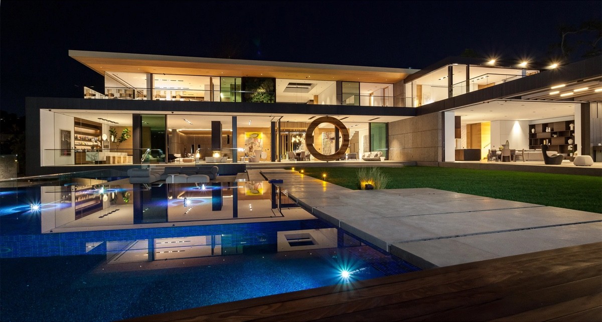 Luxury Bel-Air Property With Immense Swimming Pool