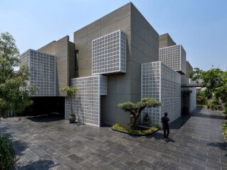 The Lucknow Project – A Modern Mansion In Disguise