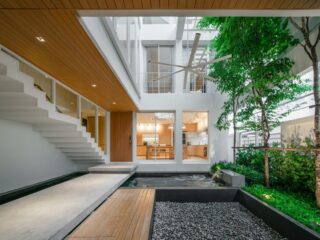 Minimalist Doctors’ House With Courtyard And Koi Pond