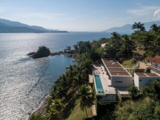Luxury Brazilian Hillside Home By The Sea