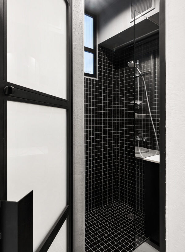 black shower | Interior Design Ideas