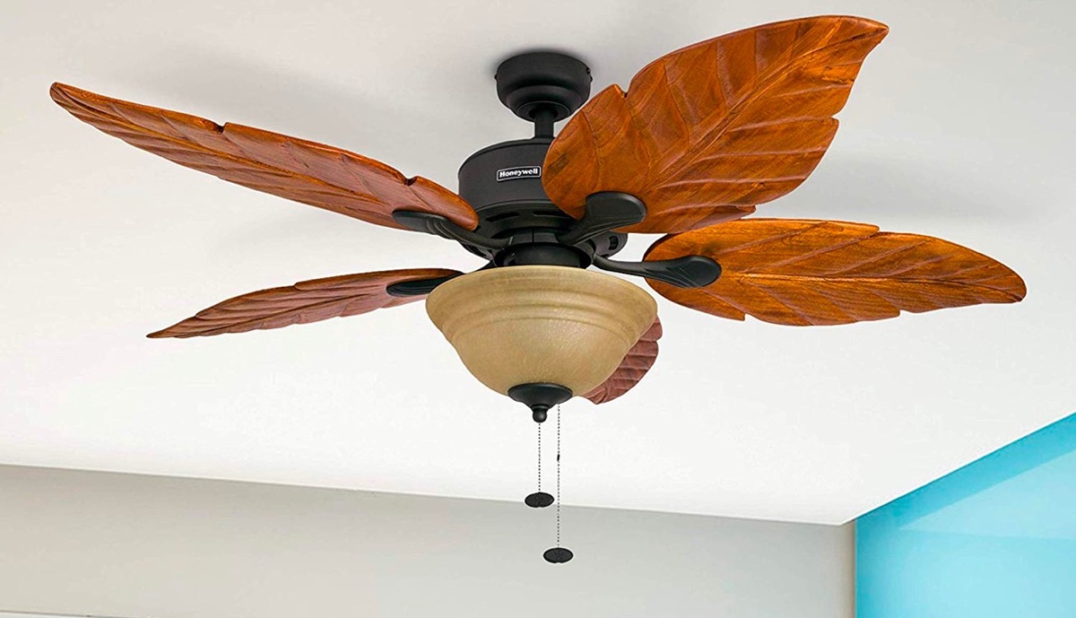 Ceiling Fan With Leaf Shaped Blades And
