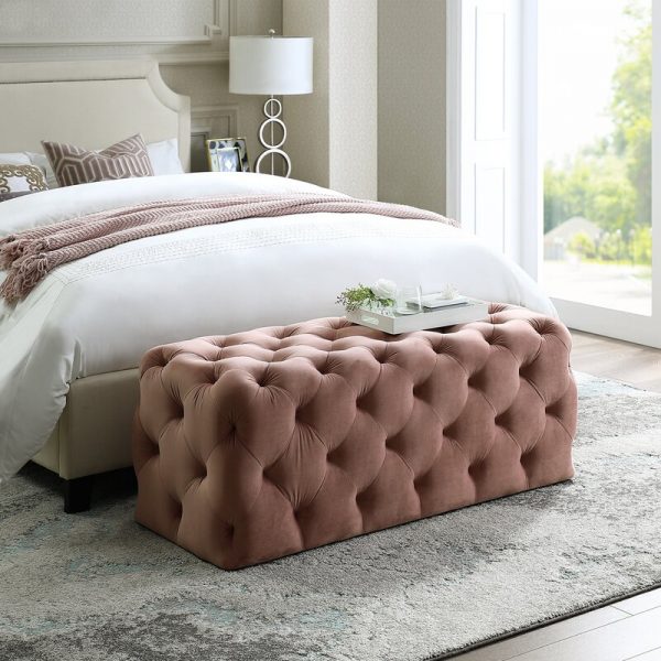 https://www.home-designing.com/wp-content/uploads/2020/04/tufted-end-of-bed-benches-blush-pink-tufted-ottoman-table-seat-combination-600x600.jpg