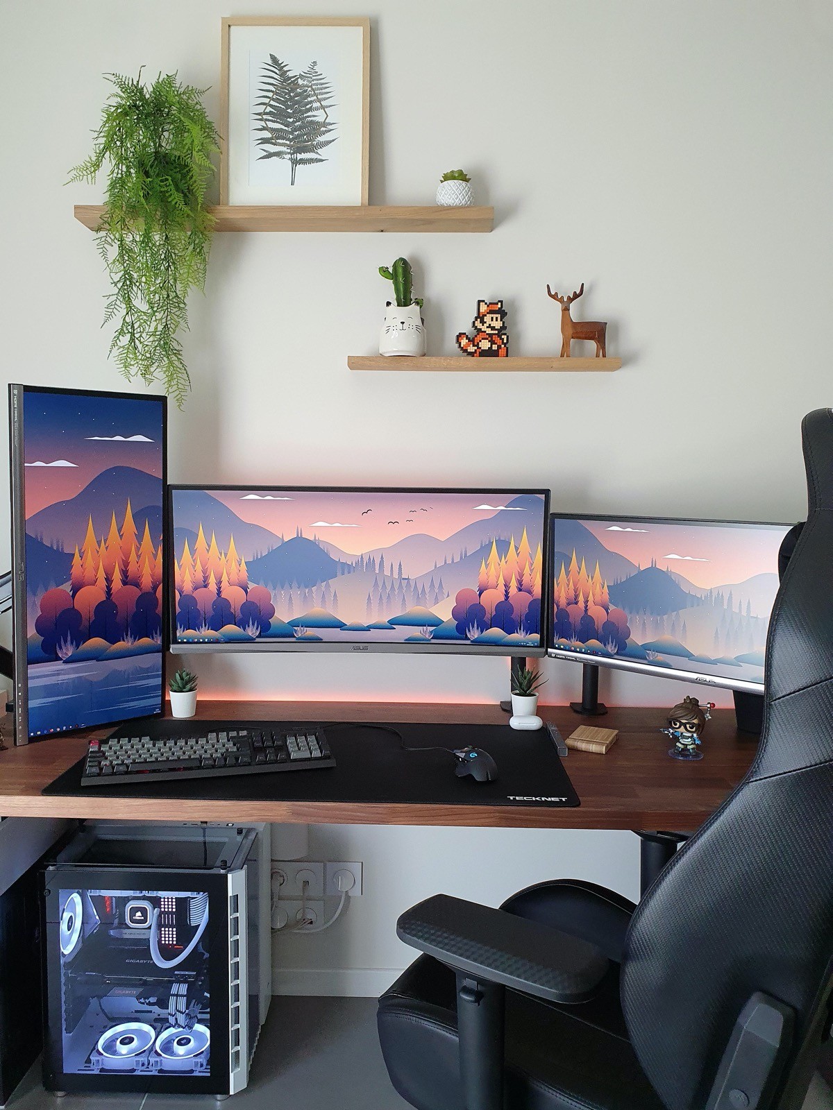 Triple Monitor Setup Interior Design IdeasInterior Design Ideas 
