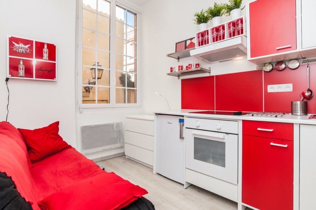 51 Inspirational Red Kitchens With Tips & Accessories To Help You ...