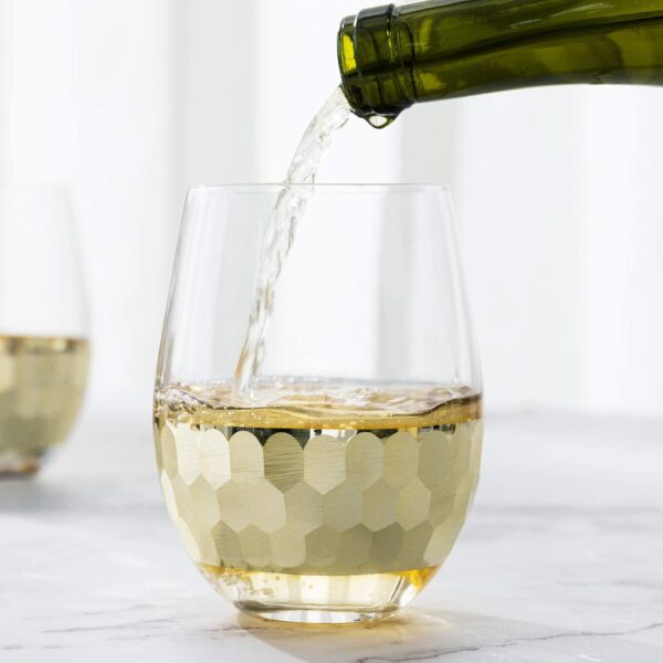 https://www.home-designing.com/wp-content/uploads/2021/03/Gold-Tone-Glass-Tumblers-600x600.jpg