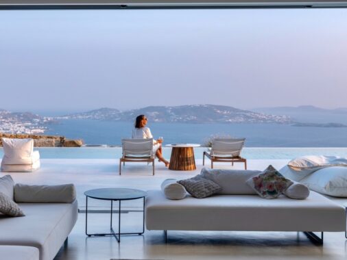 A Luxurious Dream Home Overlooking the Sea in Mykonos