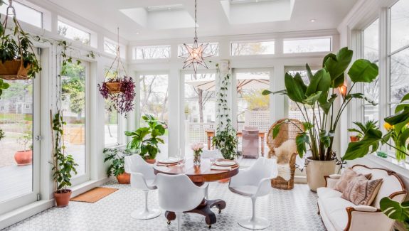 51 Dining Rooms That Connect With Light And Nature