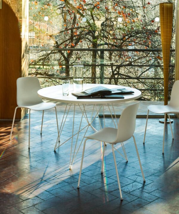 Bright white online dining table