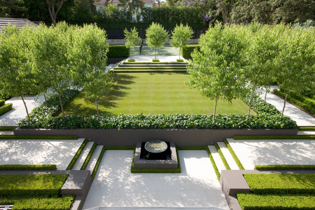 Image of Linear elements modern garden idea
