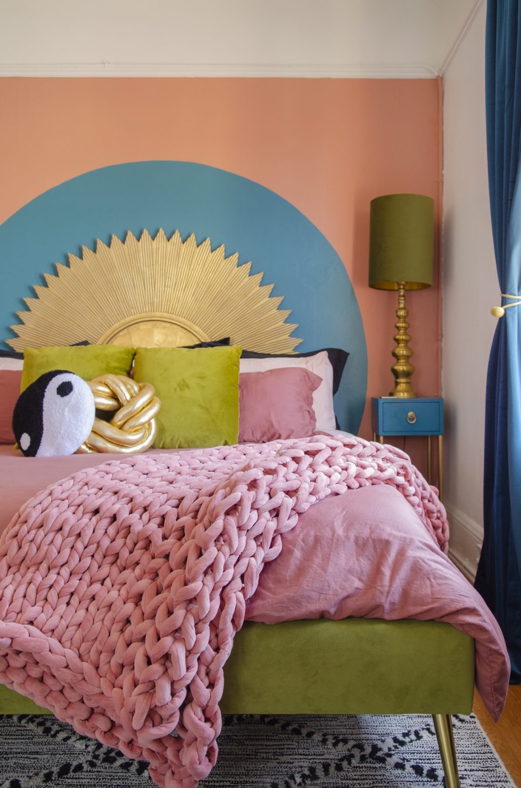 Snapshot of Textured Headboard For Apartment With Eclectic Accessories