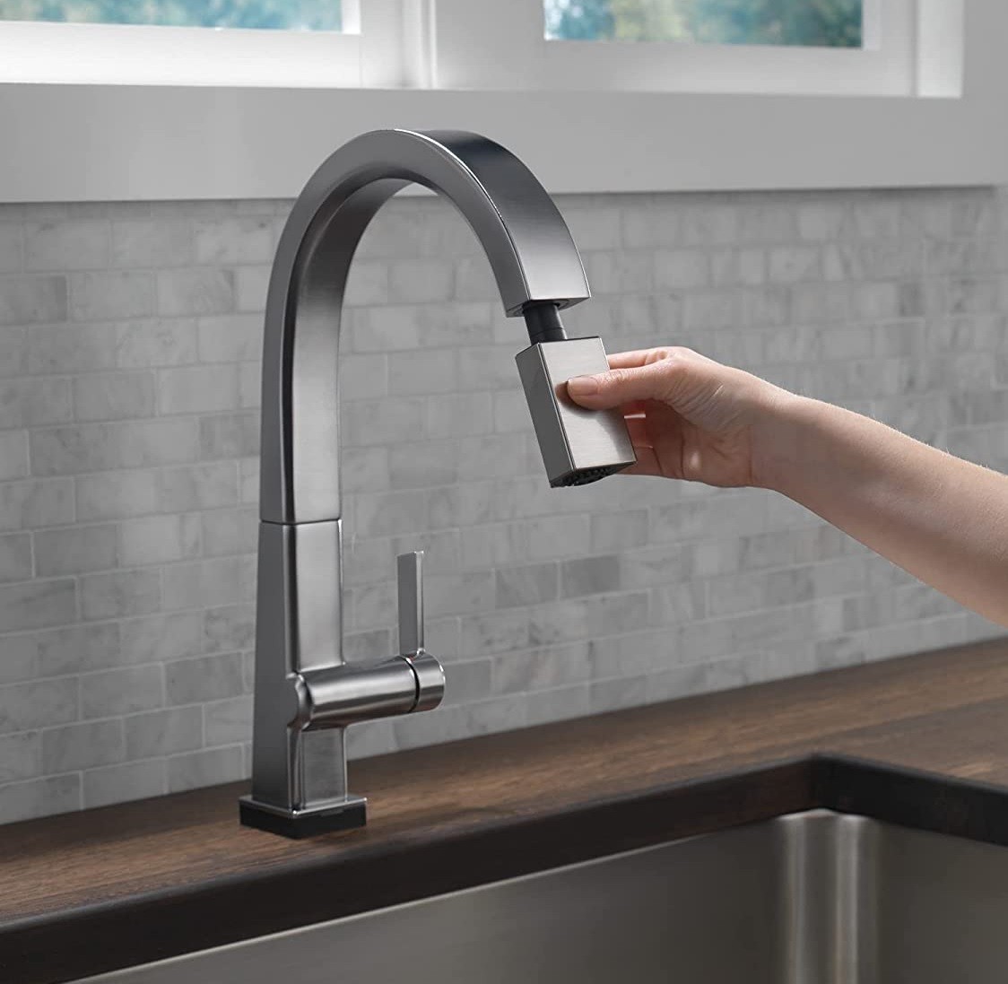 51 Kitchen Faucets For The Stylish Home