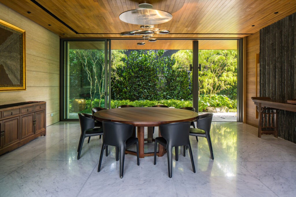 round dining table | Interior Design Ideas