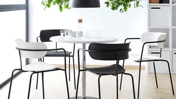 51 Plastic Chairs that Show the Stylish Side of Practical Materials