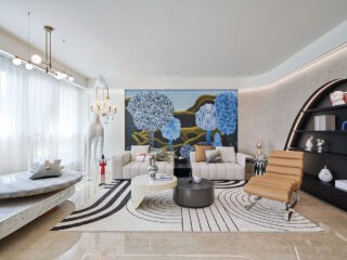 Fantastical Interior Decor With Captivating Layering