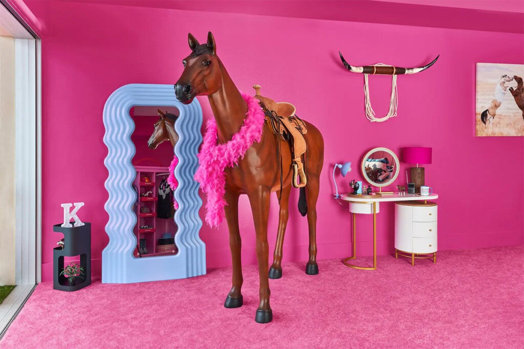 Pink Barbie bedroom | Interior Design Ideas