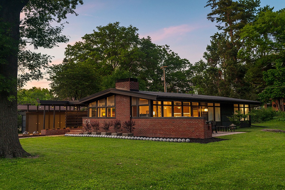 Brick Mid Century Modern Home Interior Design Ideas