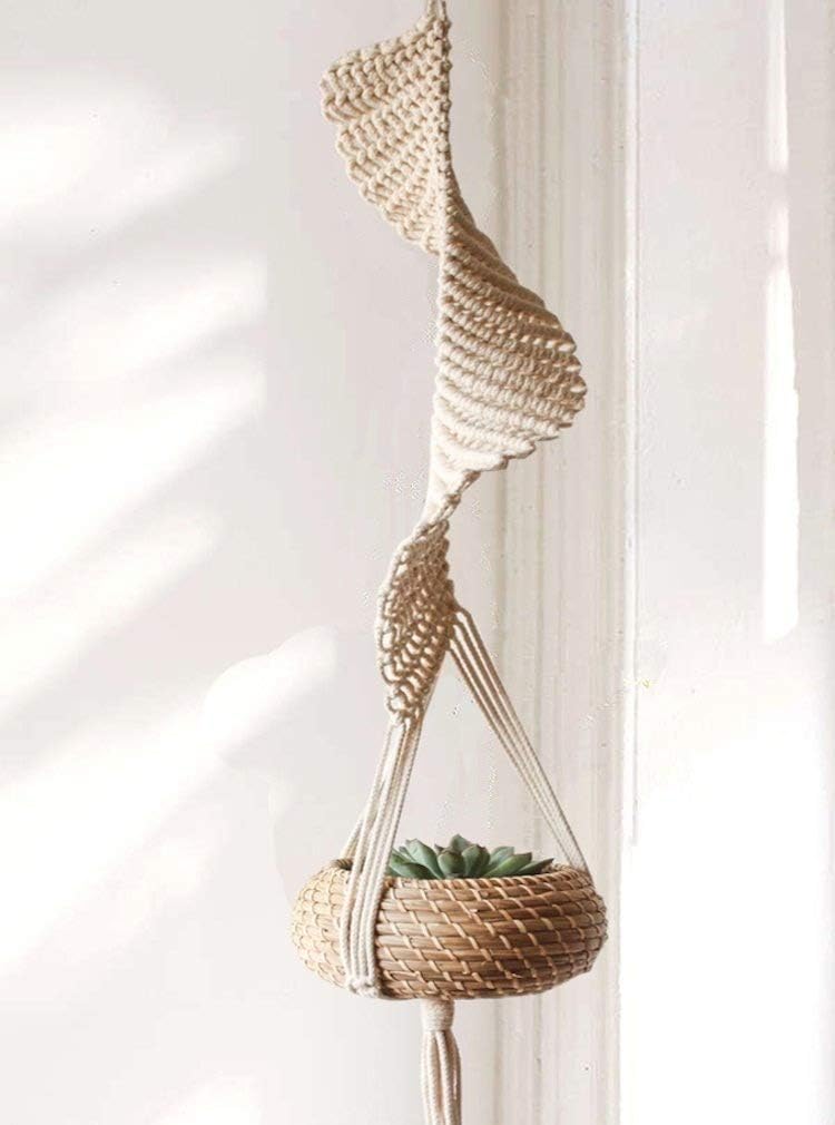 macrame hanging planter