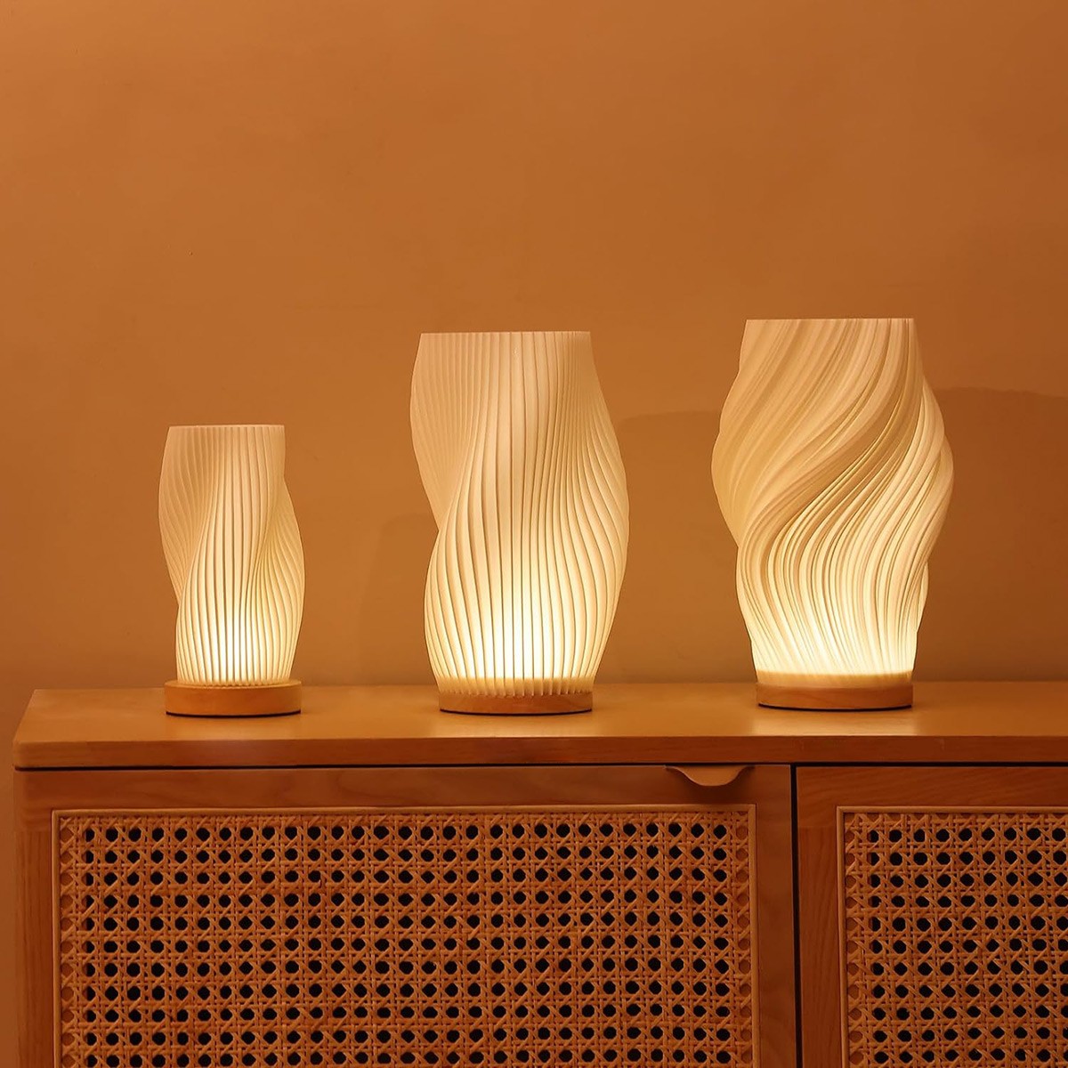 sculptural 3d printed table lamp 3