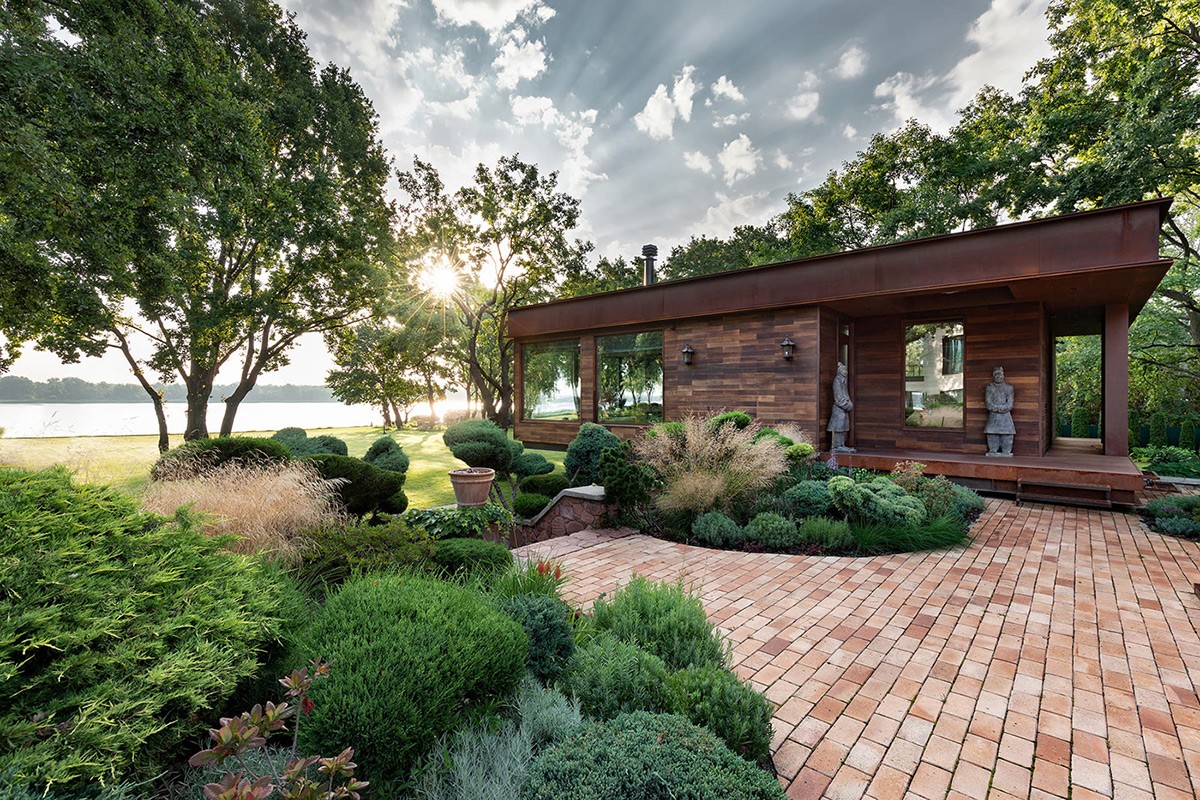 A Cosy And Calming Chalet By A River In Ukraine