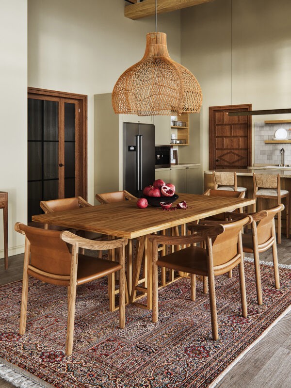 Art of Elegance Inside a Sophisticated Mid-Century Home