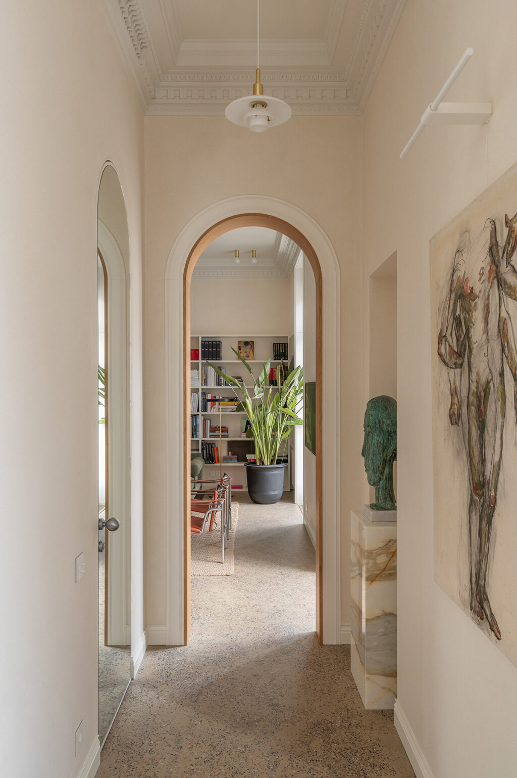 A Classical Kyiv Apartment With High Ceilings