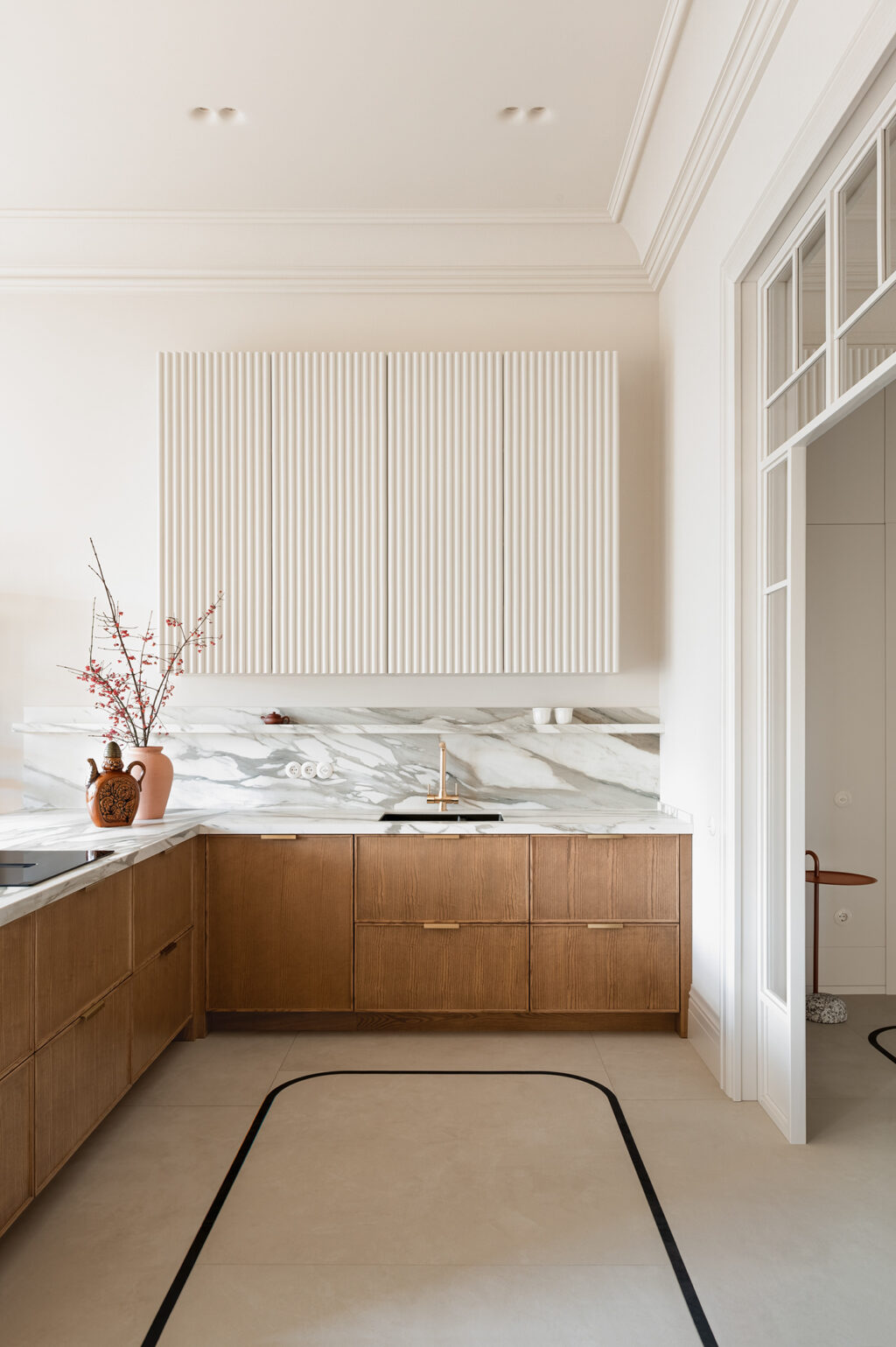ceramic countertop vase